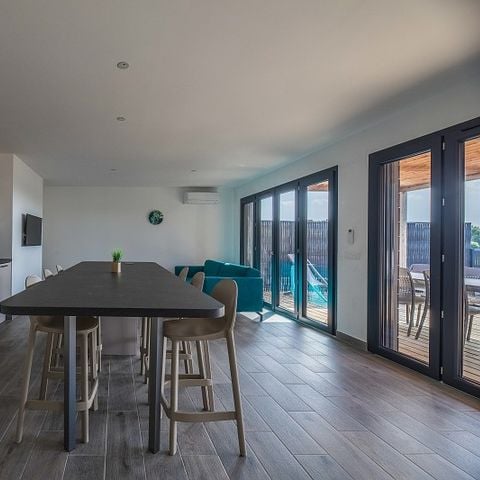Pierre & Vacances Premium Résidence Les Terrasses d'Arsella - Camping Corse du Sud - Image N°5