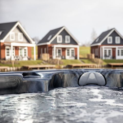 VILLA 6 personnes - Villa aquatique avec jacuzzi