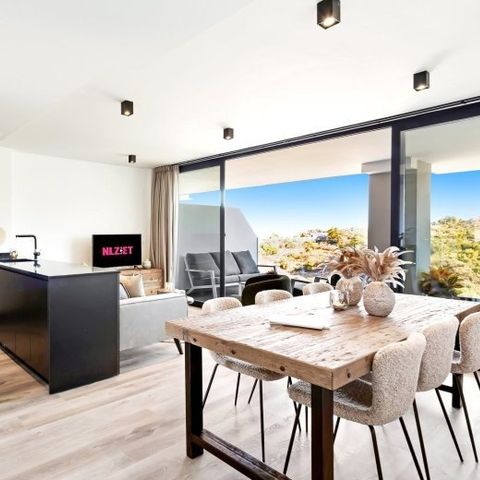 APPARTEMENT 8 personnes - avec vue sur la mer et la montagne