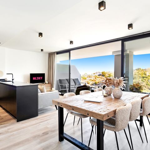 APPARTEMENT 8 personnes - avec vue sur la mer et la montagne