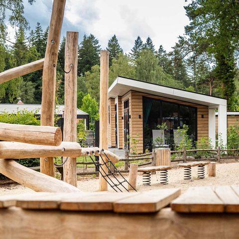 MAISON 4 personnes - Terrain de jeux Silva