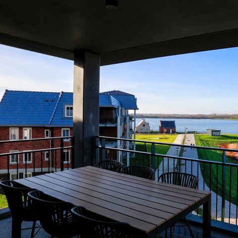APPARTEMENT 2 personnes - Penthouse avec vue sur le lac