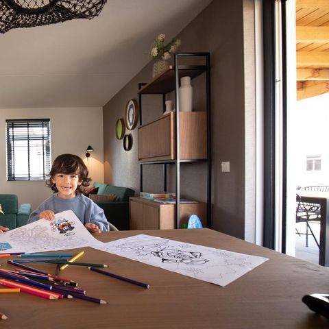 HÉBERGEMENT INSOLITE 6 personnes - Jeu Premium