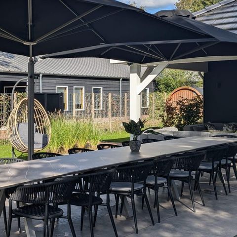 Hébergement pour groupe 18 personnes - Villa bien-être avec 2 saunas, jacuzzi et grill Kota