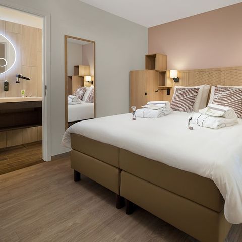 BUNGALOW 8 personnes - Exclusivement au bord du lac TH2043