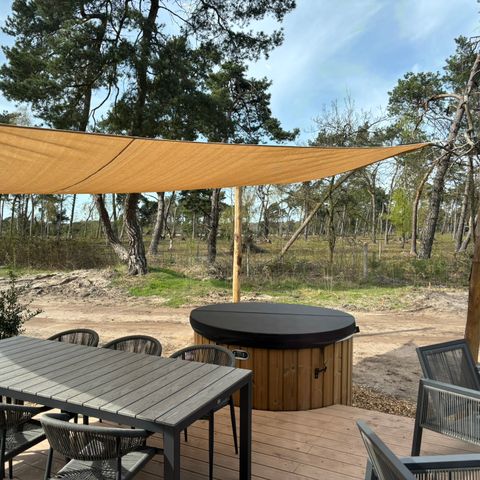 LODGE 6 personnes - Pavillon forestier avec bain à remous et sauna