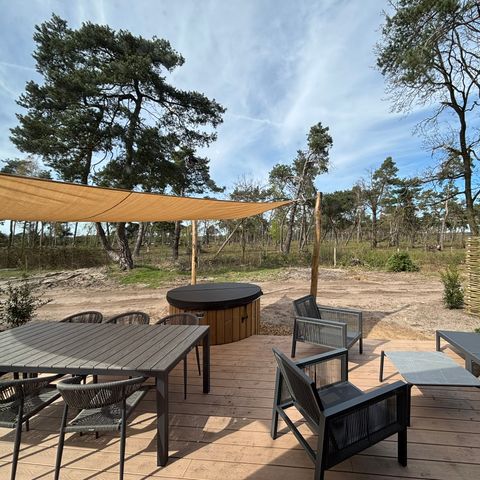 LODGE 4 personnes - Pavillon forestier avec bain à remous et sauna