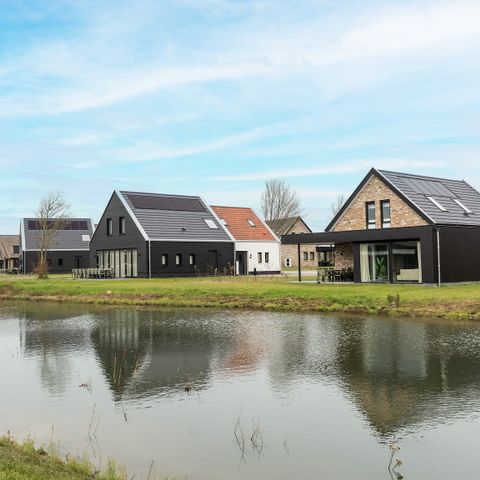 MAISON 8 personnes - Bains Piscine de Bruis