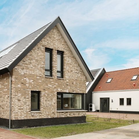 MAISON 8 personnes - Bains Piscine de Bruis