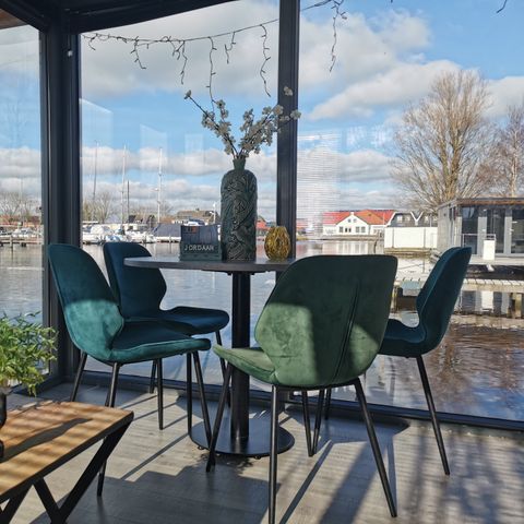 HÉBERGEMENT INSOLITE 4 personnes - Bateau-logement Heeg