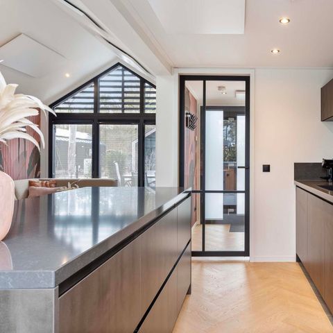 MAISON 6 personnes - Lodge Royal Eco Wellness (bain à remous)