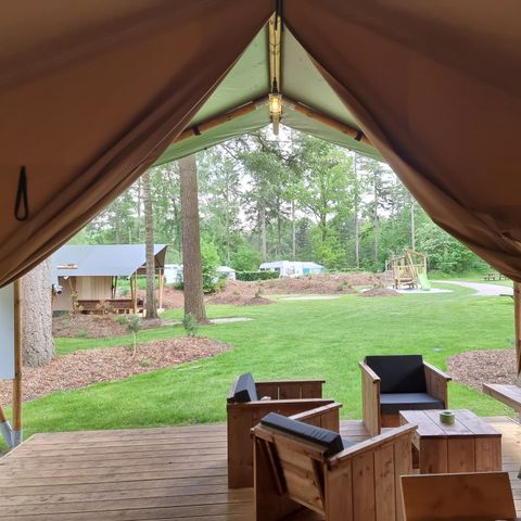 TENTE TOILE ET BOIS 6 personnes - y compris les installations sanitaires