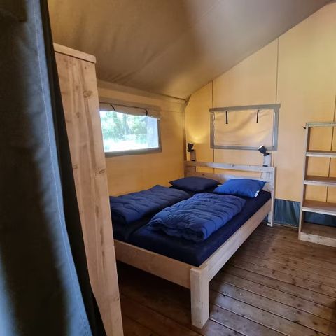 TENTE TOILE ET BOIS 6 personnes - y compris les installations sanitaires