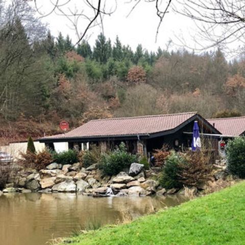 BUNGALOW 6 personnes - Au bord de l'étang