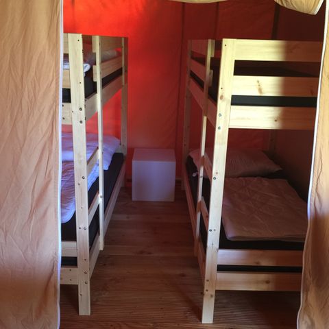 Tente en toile et en bois 6 personnes - avec sanitaires privés