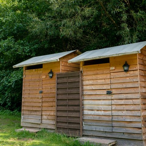 Tente en toile et en bois 6 personnes - avec sanitaires privés