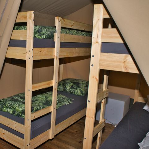 TENTE TOILE ET BOIS 6 personnes - y compris les toilettes