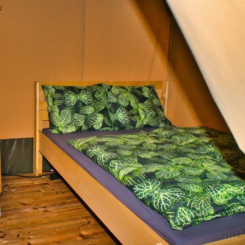 TENTE TOILE ET BOIS 6 personnes - y compris les toilettes