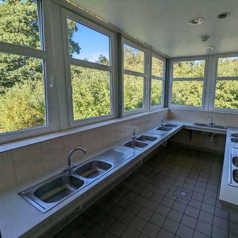 Emplacement - Équipé de série de sanitaires privés à proximité