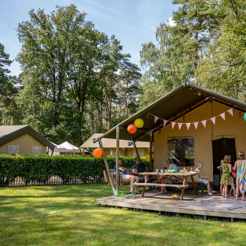 Tente en toile et en bois 6 personnes - y compris les installations sanitaires