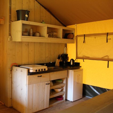 Tente en toile et en bois 6 personnes - y compris les installations sanitaires