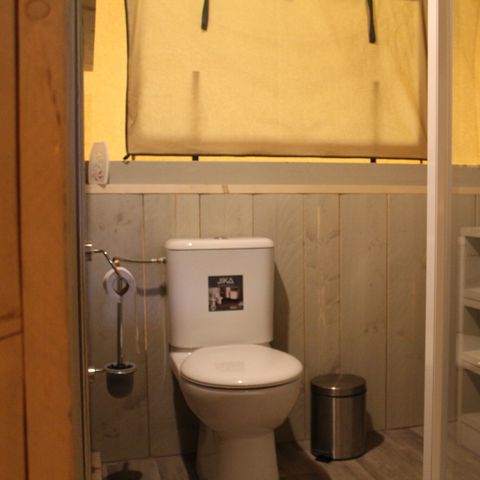 Tente en toile et en bois 6 personnes - y compris installations sanitaires + toboggan