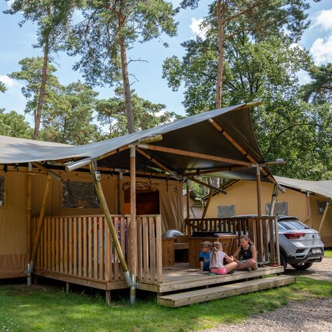 Tente en toile et en bois 5 personnes - y compris les installations sanitaires