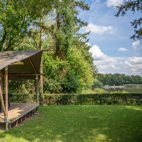 Tente en toile et en bois 4 personnes - y compris les installations sanitaires
