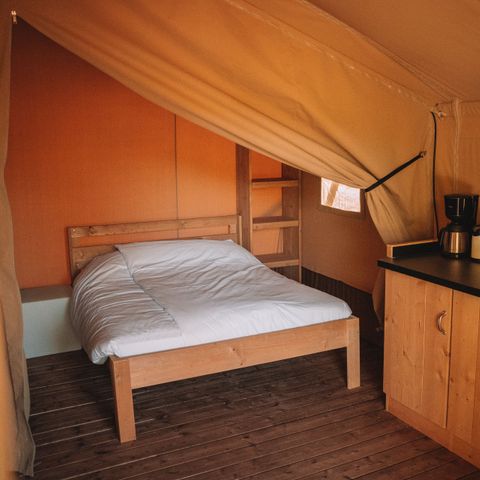 TENTE TOILE ET BOIS 6 personnes - avec bain à remous
