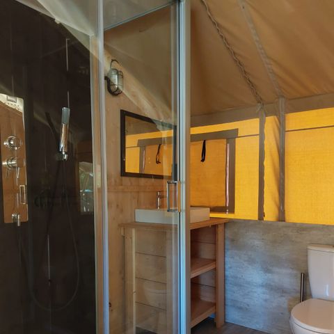 TENTE TOILE ET BOIS 4 personnes - y compris les installations sanitaires