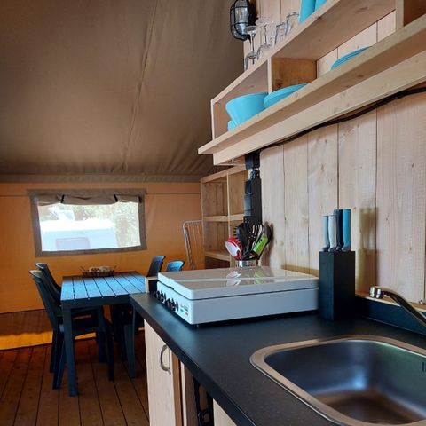 TENTE TOILE ET BOIS 4 personnes - y compris les installations sanitaires