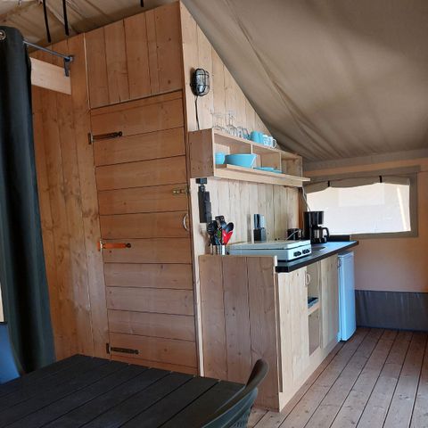 TENTE TOILE ET BOIS 4 personnes - y compris les installations sanitaires