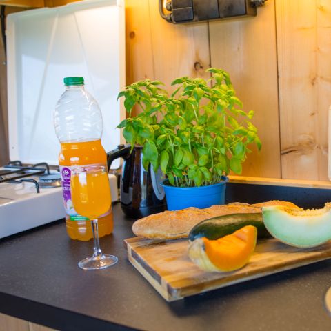 Tente en toile et en bois 4 personnes - y compris les installations sanitaires