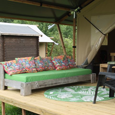 TENTE TOILE ET BOIS 6 personnes - avec unité sanitaire privée