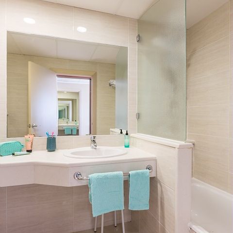 Chambre 3 personnes - CHAMBRE DOUBLE LIT D'APPOINT - 2 ADULTES+1ENFANT(-12 ANS) - BALCON - PD INCLUS