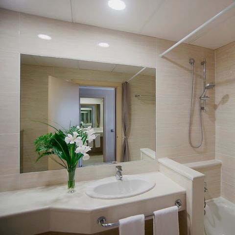 Chambre 3 personnes - CHAMBRE DOUBLE LIT D'APPOINT - 2 ADULTES+1ENFANT(-12 ANS) - BALCON - PD INCLUS