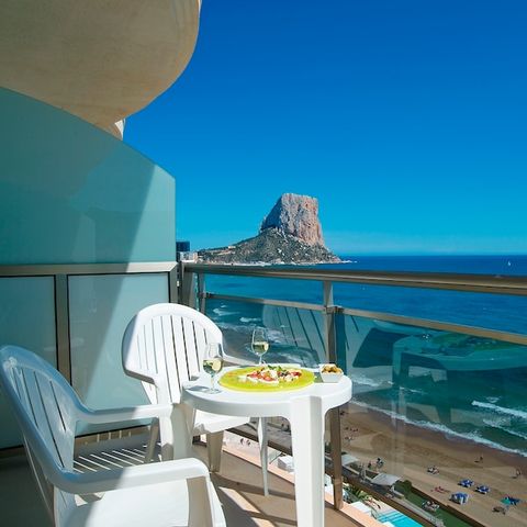 Chambre 4 personnes - BALCON - VUE MER - PETIT-DÉJEUNER INCLUS
