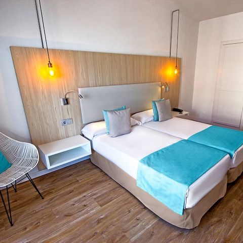Chambre 2 personnes - Double - Balcon - Petit déjeuner inclus