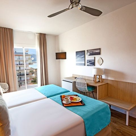 Chambre 2 personnes - Double - vue Piscine - Petit déjeuner inclus