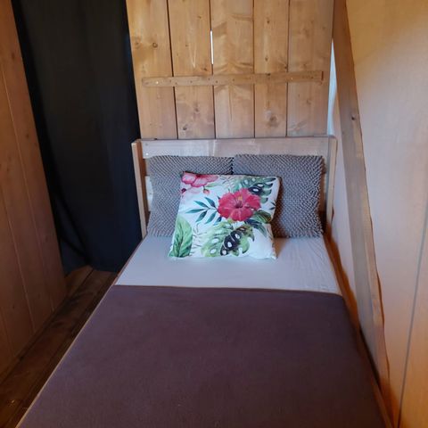 Tente en toile et en bois 3 personnes - y compris les installations sanitaires