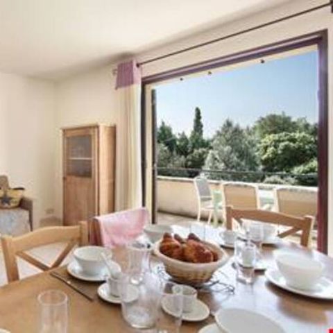 APPARTEMENT 4 personnes - (max. 2 adultes) Bonnieux