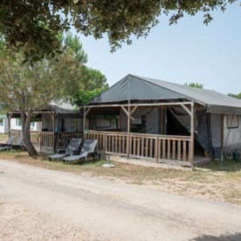 TENTE TOILE ET BOIS 4 personnes - Les Issambres