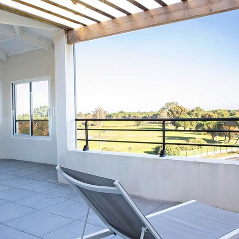 Appartement 4 personnes - –1 chambre–Terrasse/Loggia spacieuse–Vue étang/golf