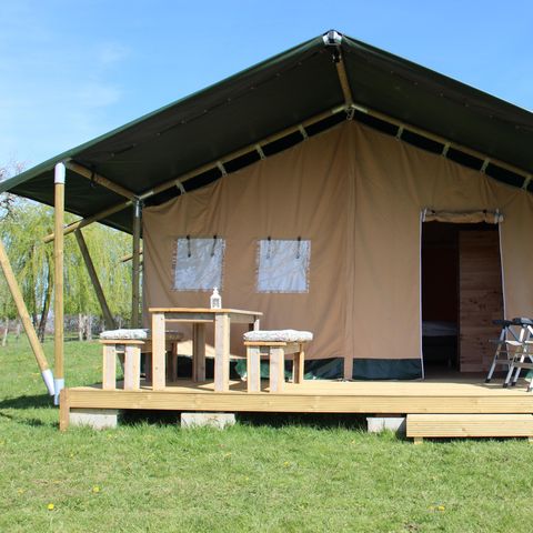 Tente en toile et en bois 6 personnes - avec toilettes privées