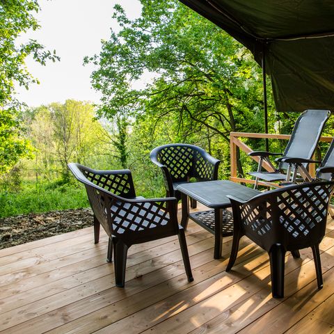 TENTE TOILE ET BOIS 6 personnes - y compris les installations sanitaires