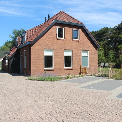 MAISON 12 personnes - Maison familiale à Rheezermaten avec Jacuzzi