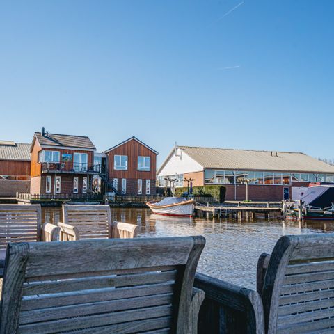 HÉBERGEMENT INSOLITE 6 personnes - Bateau-logement De Woude