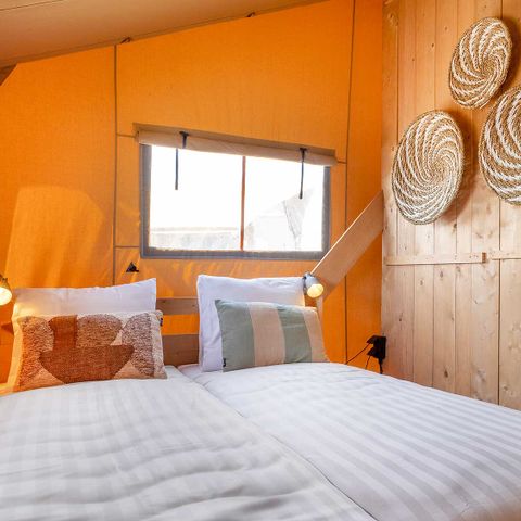 TENTE TOILE ET BOIS 6 personnes - Joueur de flûte