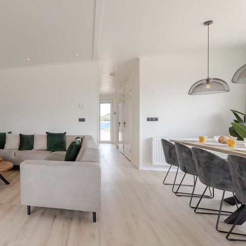 MAISON 8 personnes - Nid d'abeille