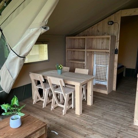 TENTE TOILE ET BOIS 4 personnes - y compris les installations sanitaires